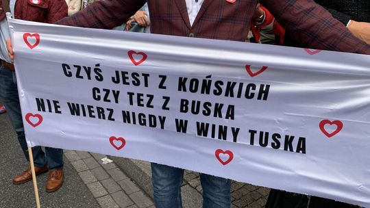 "Ponad 1 000 000 biało-czerwonych serc w Warszawie!"