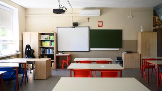 Ponad połowa Polaków (53,7 proc.) popiera wprowadzenie do szkół zajęć z edukacji zdrowotnej