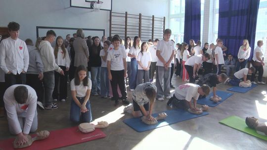 Ponad setka dzieci wykonywała RKO przez pól godziny