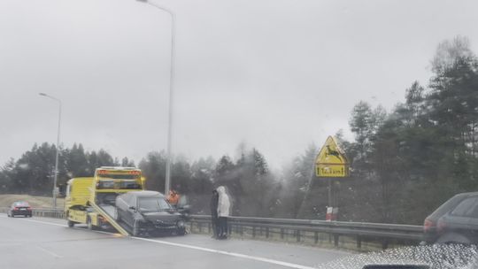 Poranny wypadek na S7 w Suchedniowie Poranny wypadek na S7 w Suchedniowie