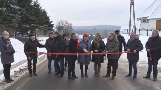 Powiat oddał do użytku przebudowaną drogę w Występie