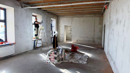 Powstaje Stacja Senior. W budynku dworca ruszyły prace!