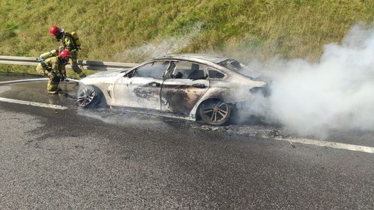 Pożar BMW na S7