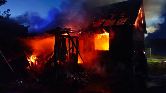 Pożar drewnianego domu w Ostrożance