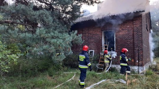 Pożar opuszczonego budynku mieszkalnego przy ul. Praga