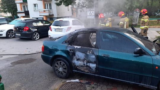 Pożar samochodu na jednym z osiedli