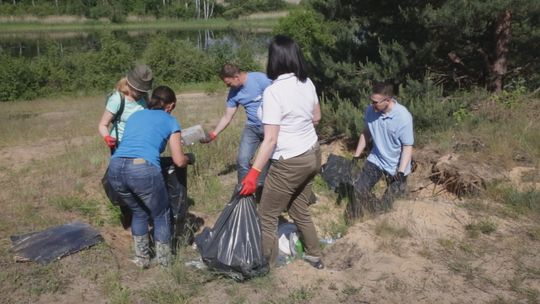 Pracownicy Wodociągów włączyli się w akcję "Sprzątanie z kulturą"