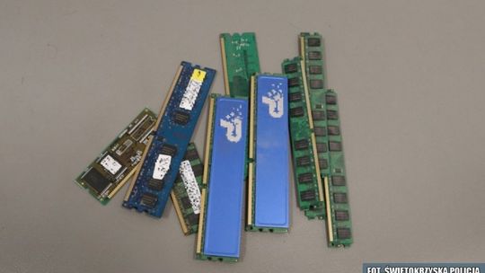 Pracownik jednej z kieleckich firm podmieniał w służbowych komputerach kości pamięci