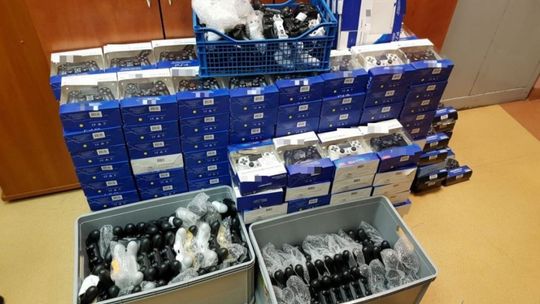 Prawdopodobnie handlowali nielegalnymi kontrolerami do gier