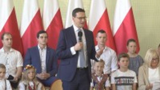 Premier Mateusz Morawiecki spotkał się z mieszkańcami Jędrzejowa