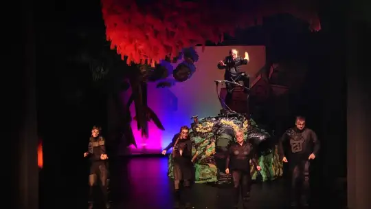 Premiera spektaklu "Szelmostwa Lisa Witalisa" Teatru Kubuś początkiem wielkiego święta placówki