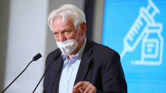 Prof. Horban: być może trzeba będzie wprowadzić obowiązek szczepień przeciw COVID-19