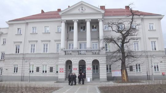 Propozycja Kamila Suchańskiego: "Przeniesienie rozproszonych wydziałów Urzędu Miasta w jedno miejsce"