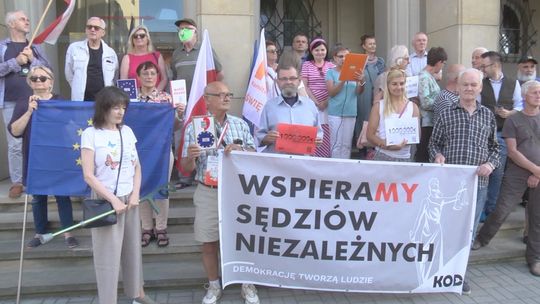 Protest pod Sądem Okręgowym w Kielcach