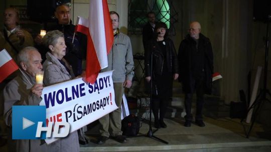 Protest przed Sądem Okręgowym - "Suweren mówi NIE"