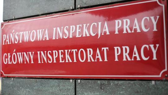 Przepisy nie przewidują karania pracodawców za przymuszanie do szczepień