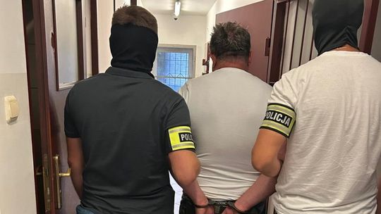 Przetrzymywał i dręczył kobietę