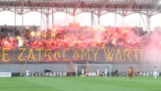 Race na stadionach. Legalizować czy karać?