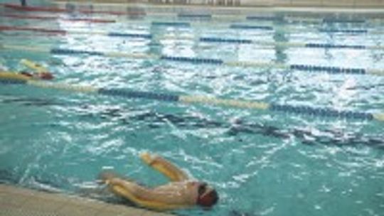 Ratownicy z kieleckiego basenu oskarżeni