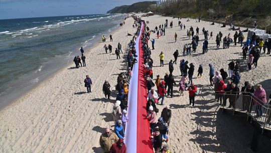 Rekord Polski w kategorii najdłuższej flagi narodowej ustanowiono w Międzyzdrojach