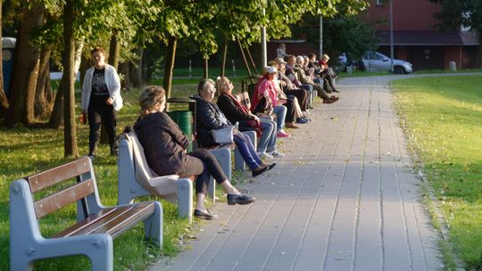Rośnie liczba stulatków otrzymujących świadczenie honorowe