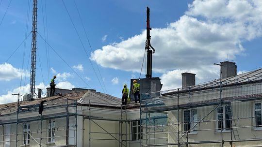 Rozpoczął się remont dachu zabytkowego budynku ŚCRMiTS
