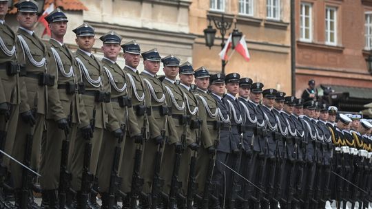 Rozpoczęły się uroczystości na Placu Zamkowym z okazji święta Konstytucji 3 Maja