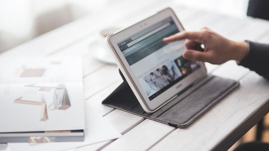 Rozwój przechowywania danych – od tabliczek glinianych po chmurę obliczeniową