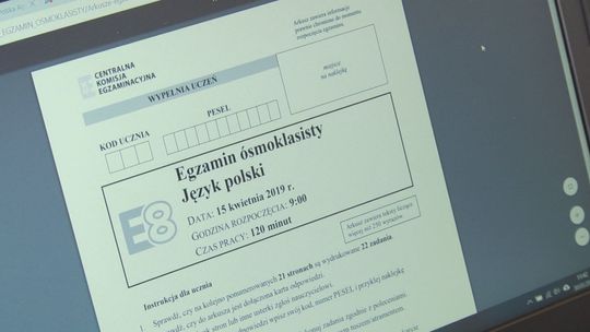 Ruszył próbny egzamin ósmoklasisty - uczniowie zdają go online