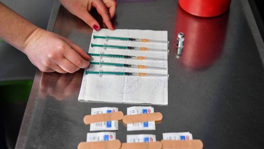 Ruszyła rejestracja na szczepienia przeciw COVID-19 w zakładach pracy