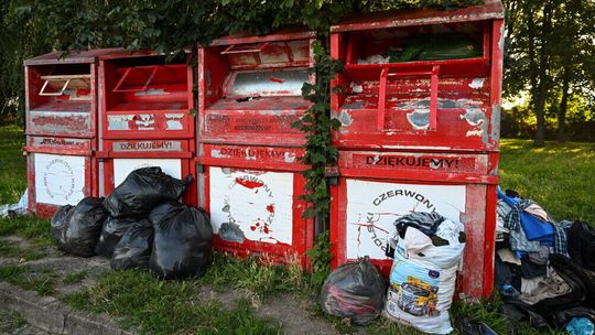 Rzecznik Wtórpolu ws. kontenerów PCK: wspólna działalność stała się nieopłacalna