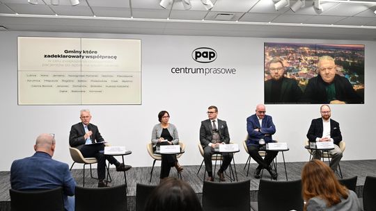 Samorządowcy przyłączają się do apelu: niemal 2 miliony Polaków nie ma apteki w gminie