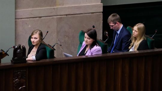 Sejm odrzucił w pierwszym czytaniu obywatelski projekt dotyczący przerywania ciąży