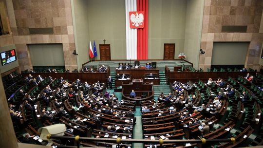 Sejm przyjął kilkanaście poprawek Senatu do ustawy o pomocy obywatelom Ukrainy