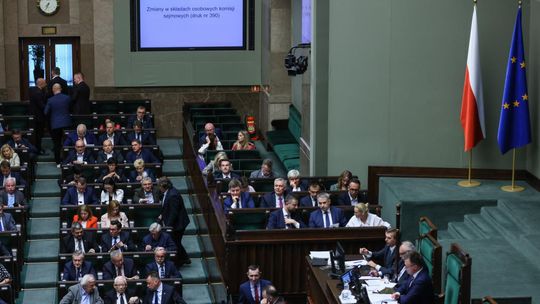 Sejm uchwalił ustawę o wspieraniu rodziców "Aktywny rodzic"