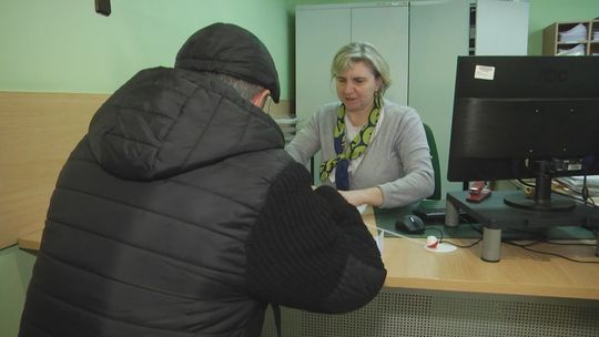 Seniorzy coraz bardziej cyfrowi – już trzy czwarte z nich otrzymuje świadczenia z ZUS na konto