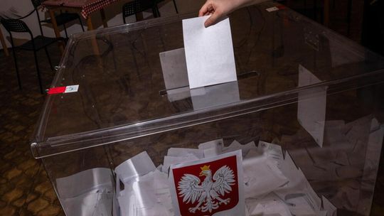 SN: karty wyborcze z 13 obwodowych komisji w kraju zostaną zweryfikowane