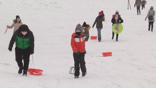 Śnieg, białe szaleństwo i sanki - końcówka ferii w Kielcach