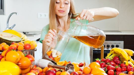 Soki i głodówki pod lupą, czyli co warto wiedzieć o „detoksach” Soki i głodówki pod lupą, czyli co warto wiedzieć o „detoksach”