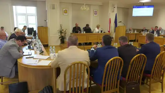 Spokojna sesja i ważne uchwały