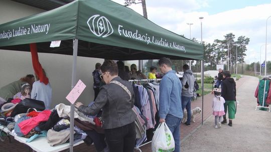 Stare ubrania znalazły nowych właścicieli. Kolejna akcja wymiany ubrań zakończona sukcesem.