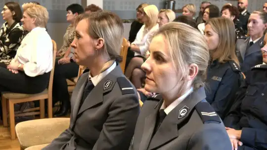 Sto lat kobiet w mundurze – Jubileusz policjantek w powiecie jędrzejowskim