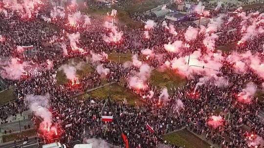 Stołeczna Policja po Marszu Niepodległości: zatrzymano 56 osób, zabezpieczono ponad 1100 środków pirotechnicznych