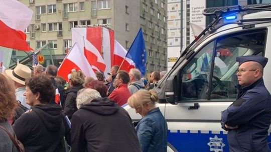 Stołeczna Policja: sporadyczne incydenty podczas niedzielnego marszu