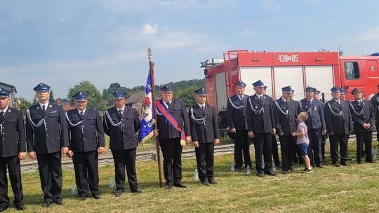 Strażacy dumni ze swojej 100 -letniej działalności