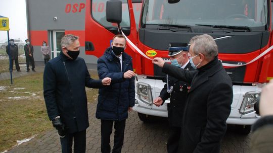 Strażacy z Kozubowa mają nowy samochód