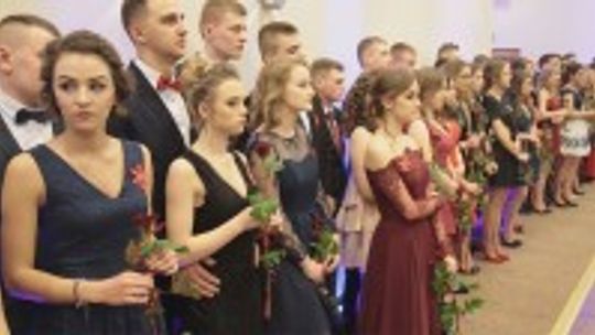 Studniówka kieleckiego Zespołu Szkół Mechanicznych imienia generała Władysława Sikorskiego