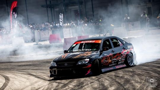 Super samochody, klasyki, auta tuningowane i pokazy driftu – motoryzacyjne święto w Targach Kielce już w ten weekend