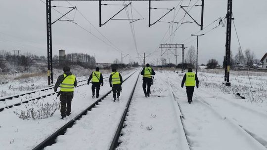 Świętokrzyscy policjanci wzmacniają ochronę terenów kolejowych