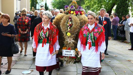 Świętokrzyscy rolnicy podziękowali za plony. Wojewódzkie dożynki w Kielcach